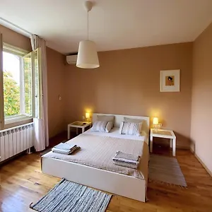  Apartment Sunny